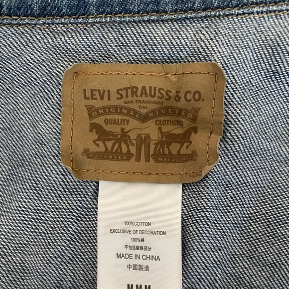 Levis jean jacket - Picture 3 of 3